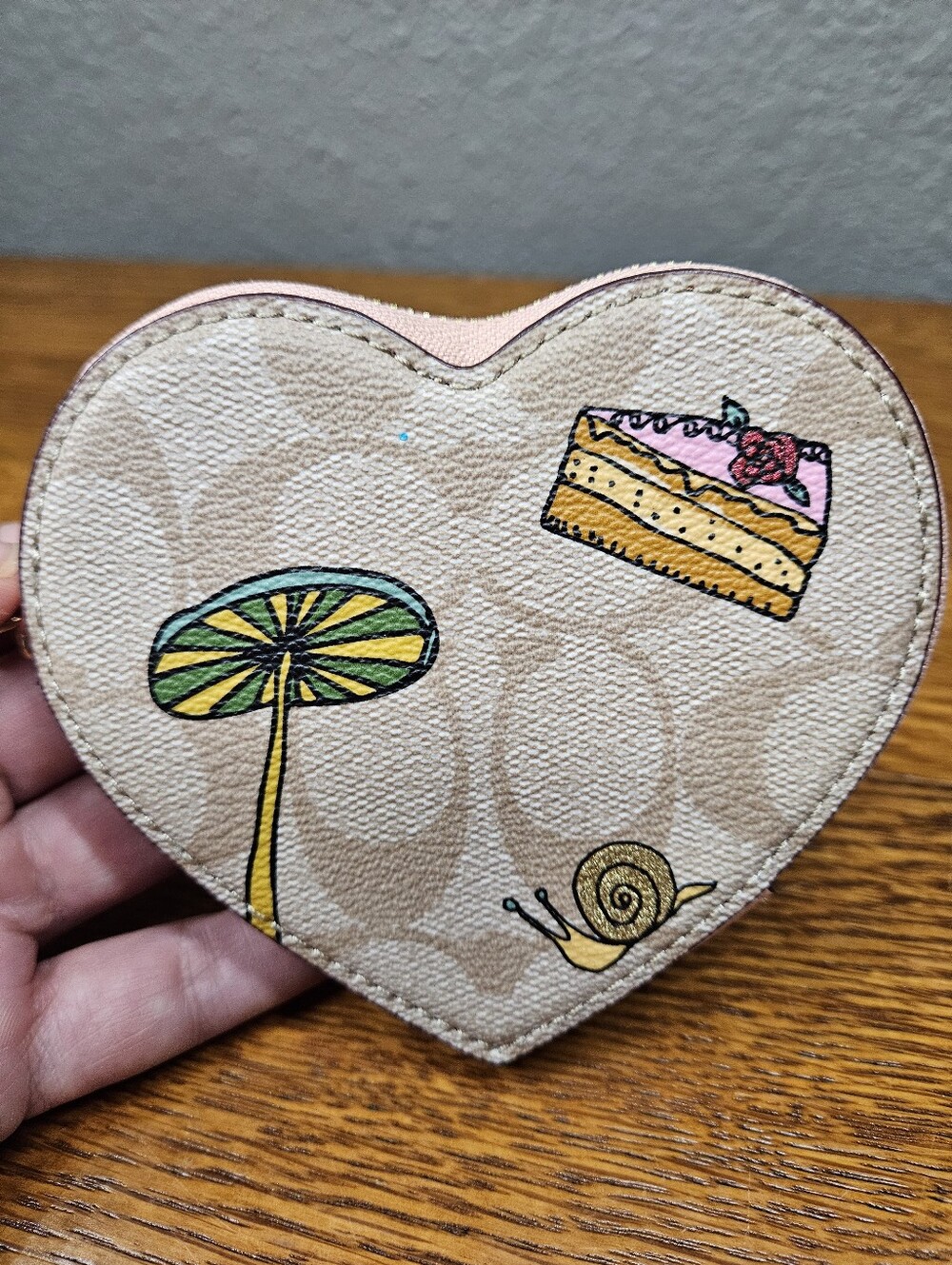 Coach X Observed By Us Heart Coin Case In Signature Canvas - Picture 3 of 8